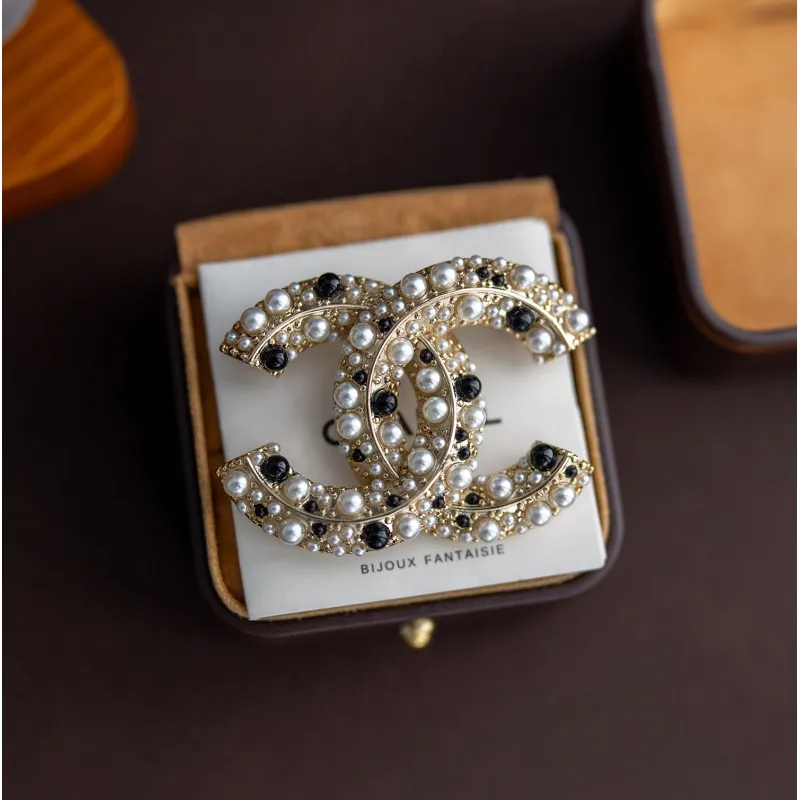 Chanel brooches #A55204
