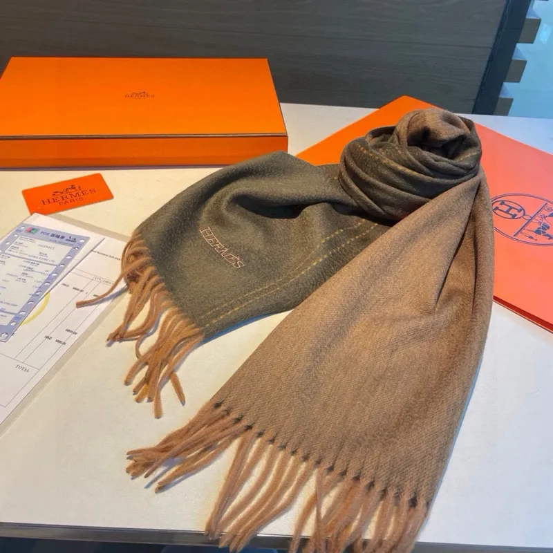 D-ior Soft and warm Wool scarf #A44257
