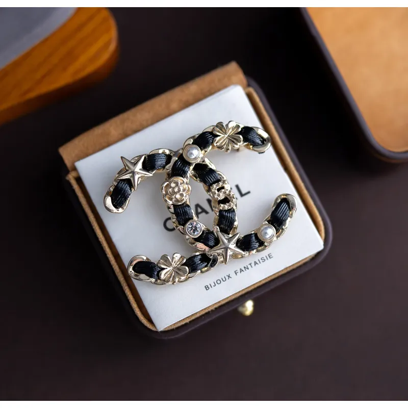 Chanel brooches #A55210