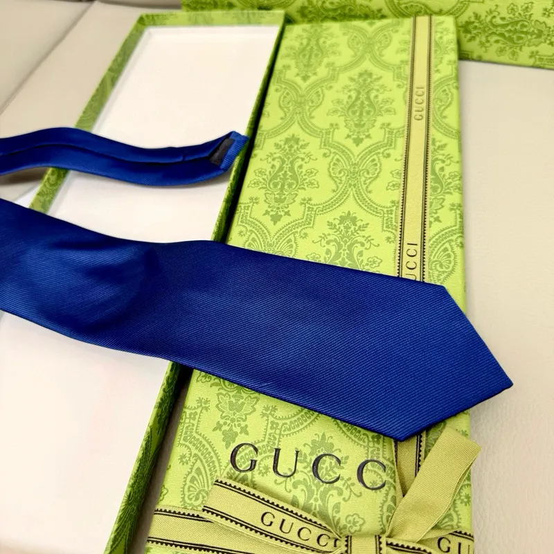 Gucci Necktie width:7cm Black/Blue #A49564 Gucci Necktie width:7cm Black/Blue #A49564