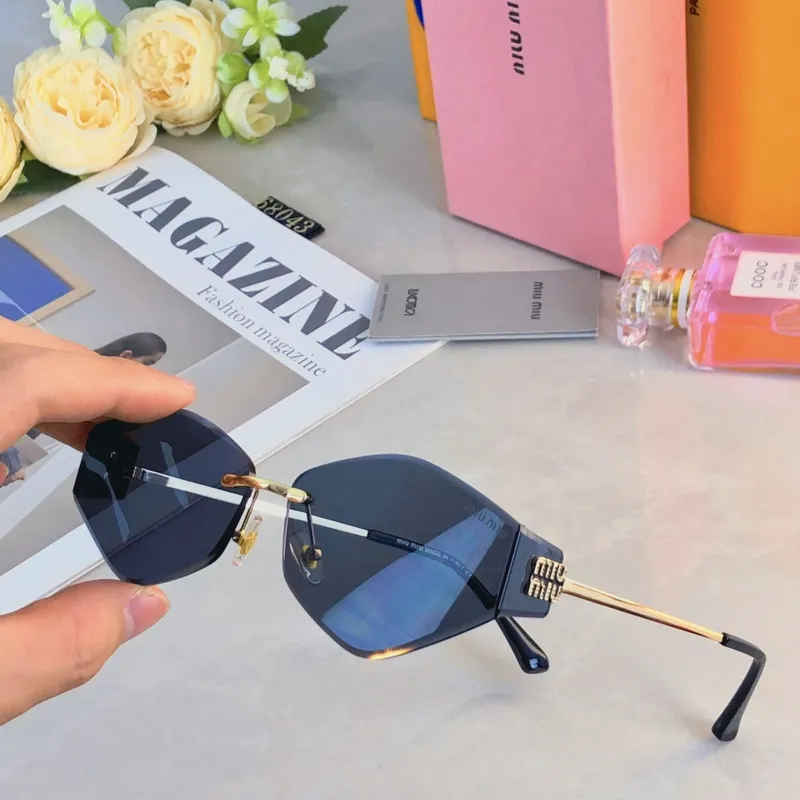 MIUMIU   Sunglasses #A51545