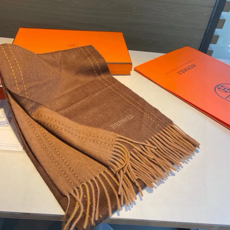 D-ior Soft and warm Wool scarf #A44257