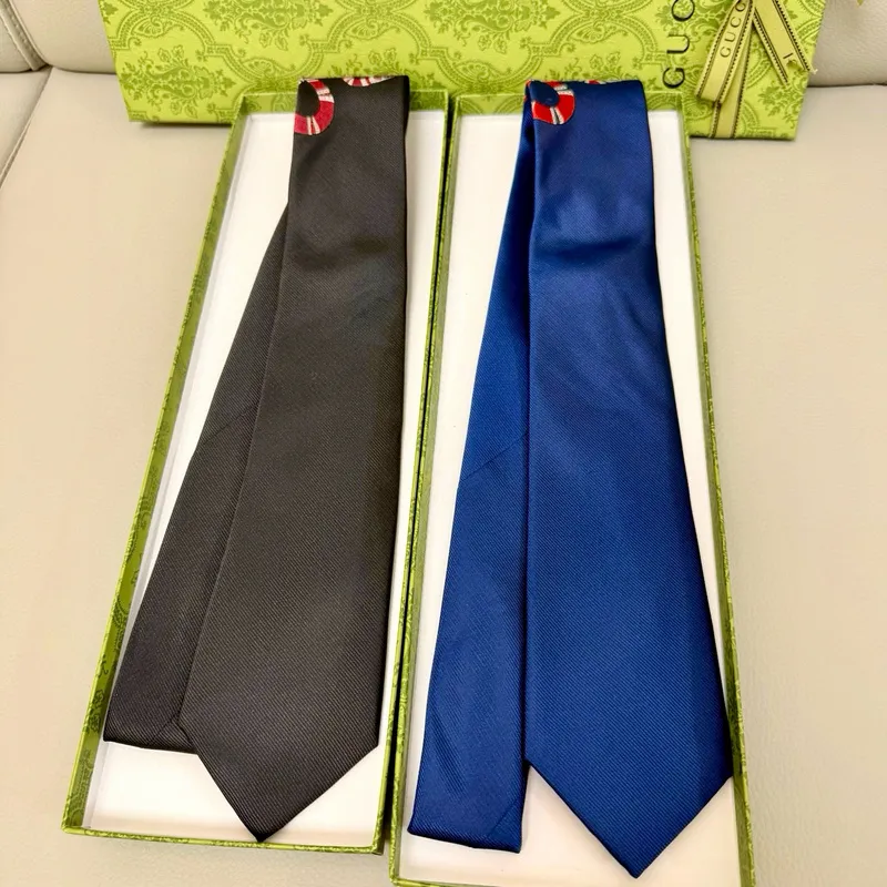 Gucci Necktie width:7cm Black/Blue #A49564 Gucci Necktie width:7cm Black/Blue #A49564