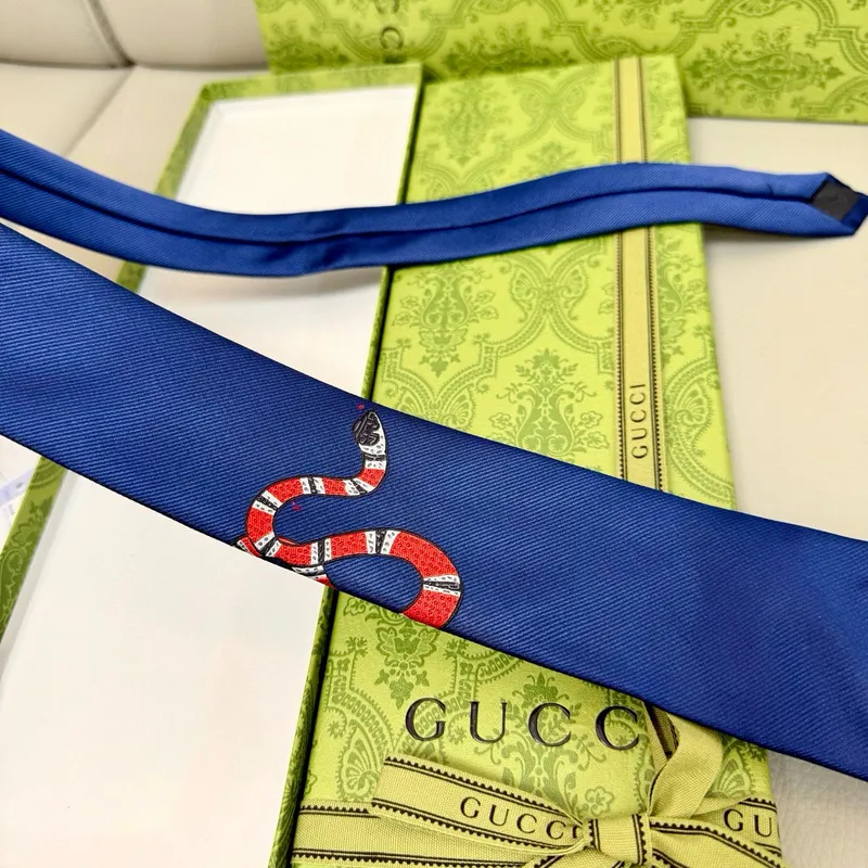Gucci Necktie width:7cm Black/Blue #A49564 Gucci Necktie width:7cm Black/Blue #A49564