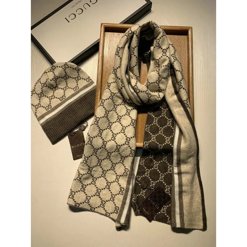 Gucci Wool knitted Scarf and cap #999909604