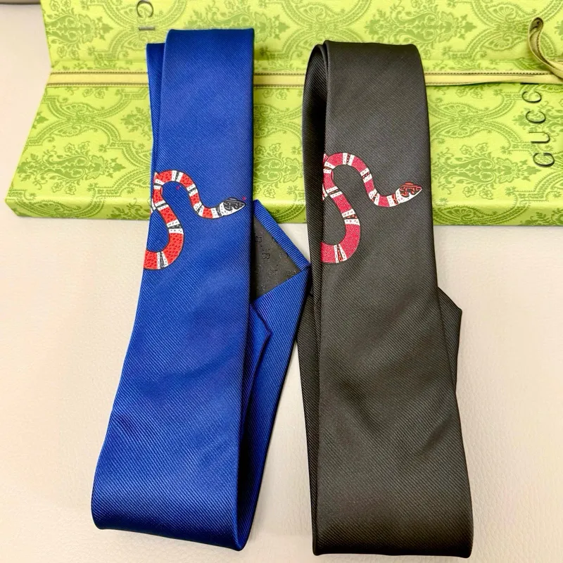 Gucci Necktie width:7cm Black/Blue #A49564 Gucci Necktie width:7cm Black/Blue #A49564
