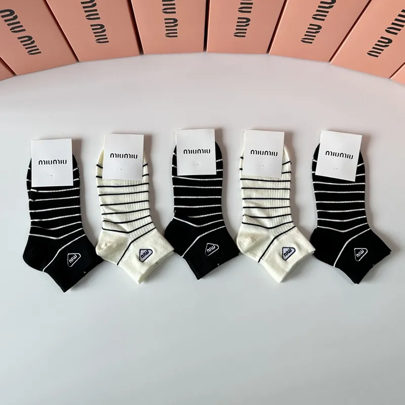 MIUMIU socks Five pairs per box #A51586