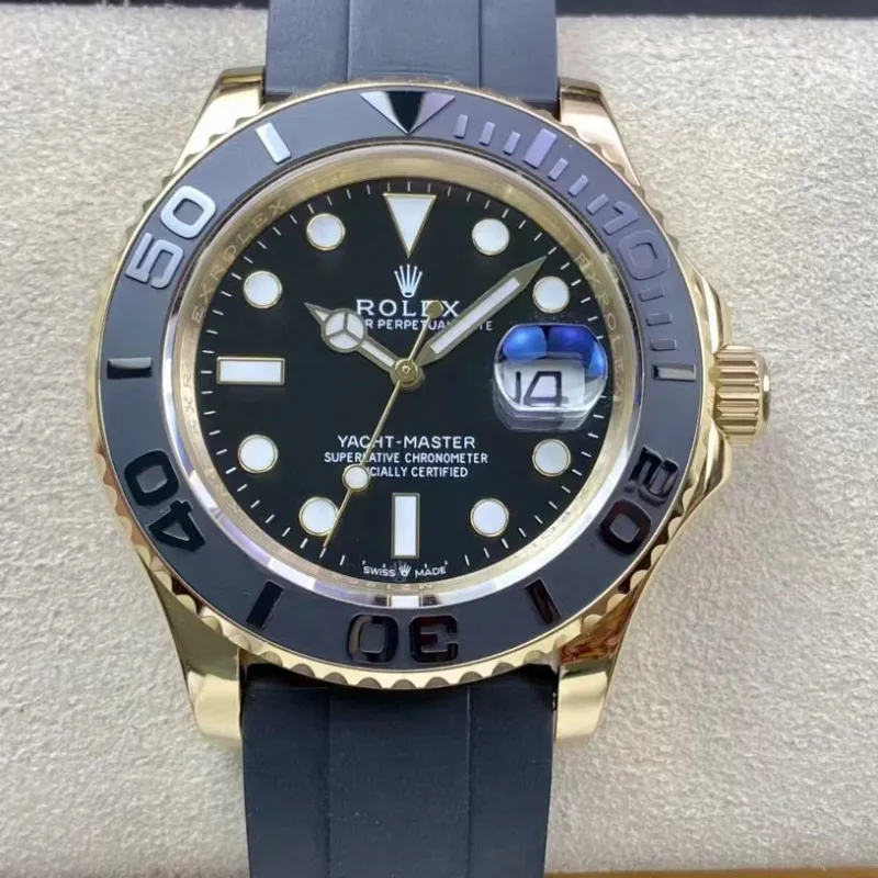 Brand R Watch with box #999929949 Brand R Watch with box #999929949