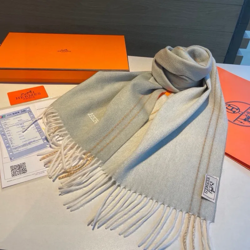 D-ior Soft and warm Wool scarf #A44258