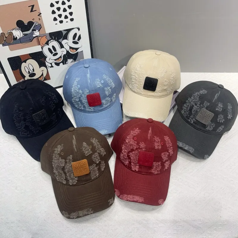 D-ior Hats #A52360