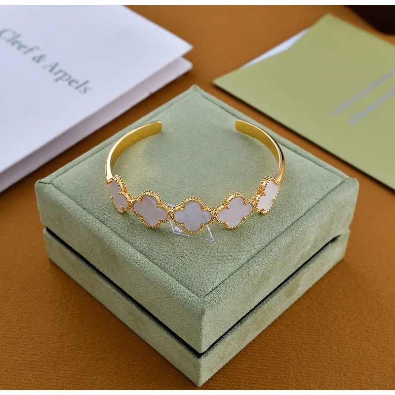 van cleef Jewelry #A25305
