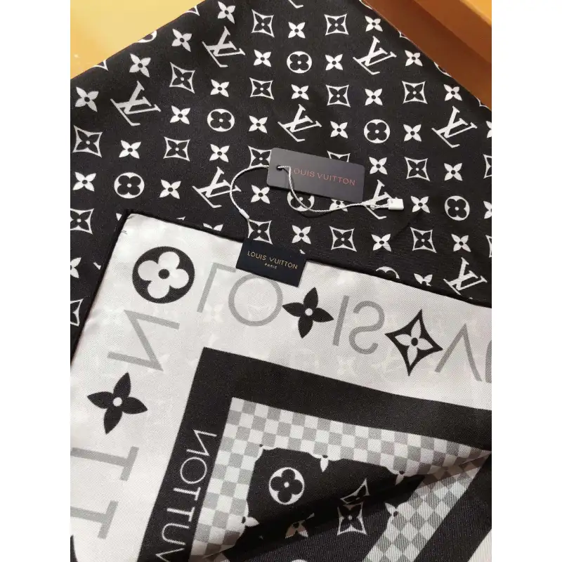 Louis Vuitton Scarf #A41887