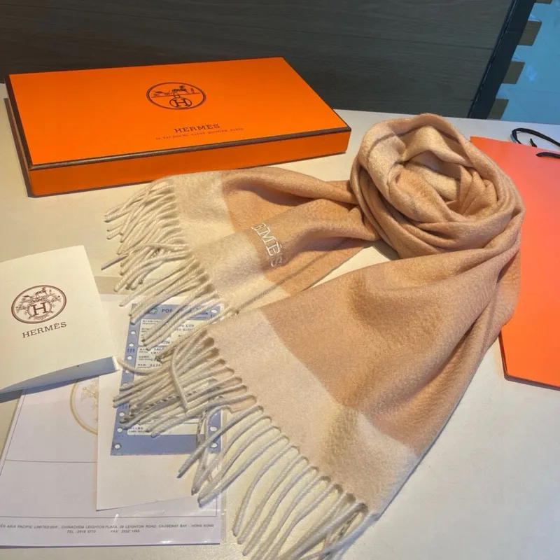 D-ior Soft and warm Wool scarf #A44258