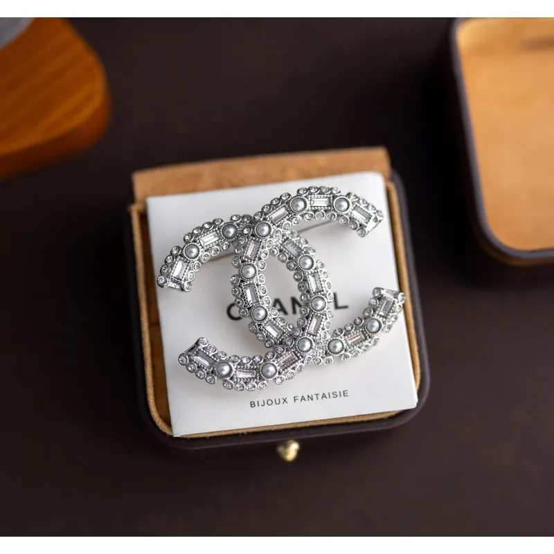 Chanel brooches #A55202