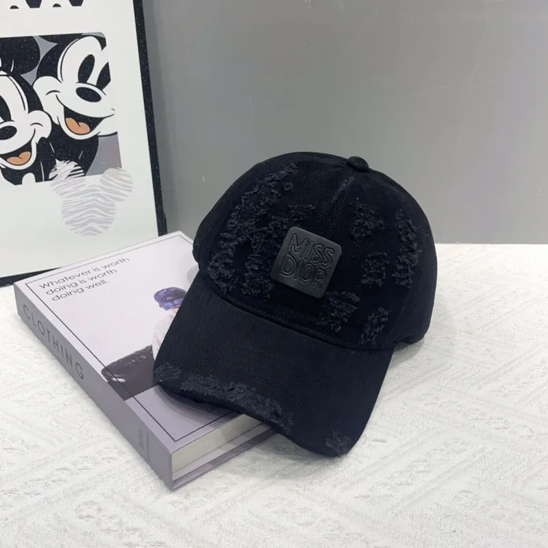 D-ior Hats #A52360