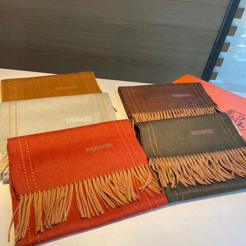 D-ior Soft and warm Wool scarf #A44257