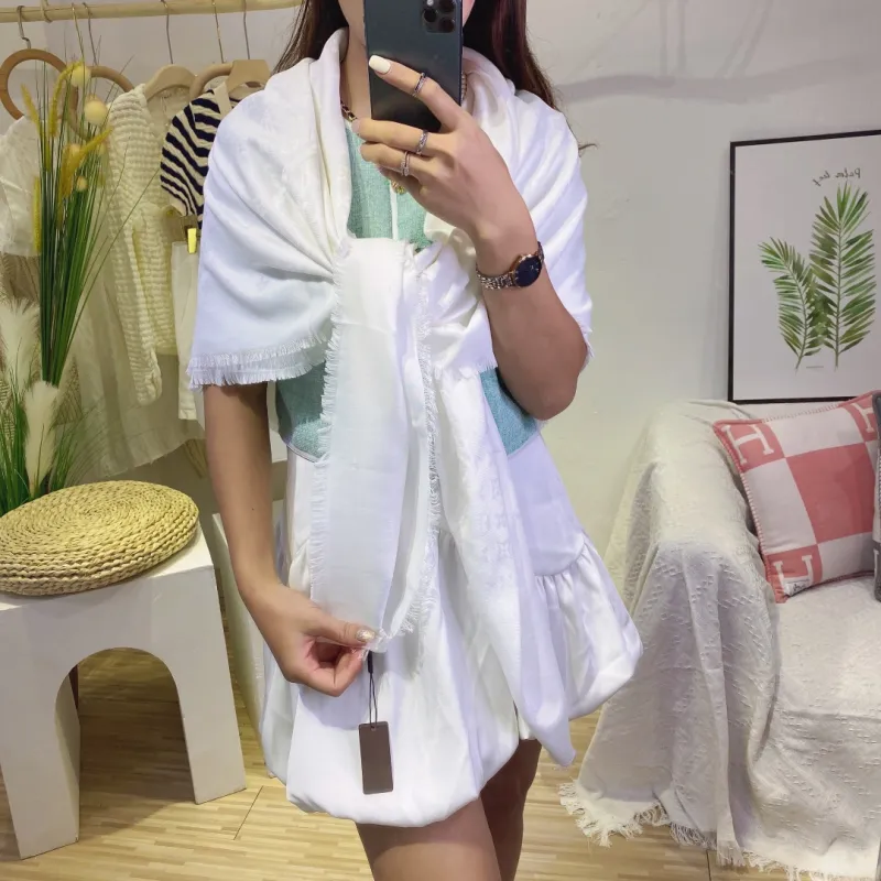 Louis Vuitton Scarf #999929933