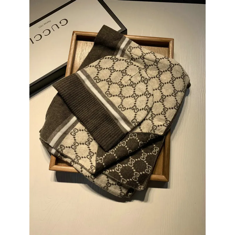 Gucci Wool knitted Scarf and cap #999909604