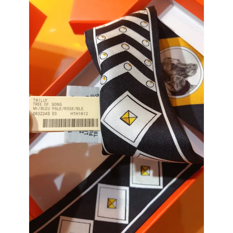 Hermes Scarf #A64737 Hermes Scarf #A64737