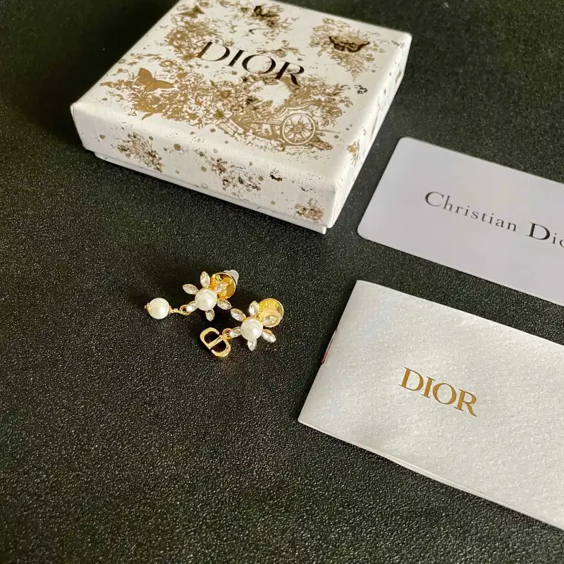 D-ior Earrings #A52945
