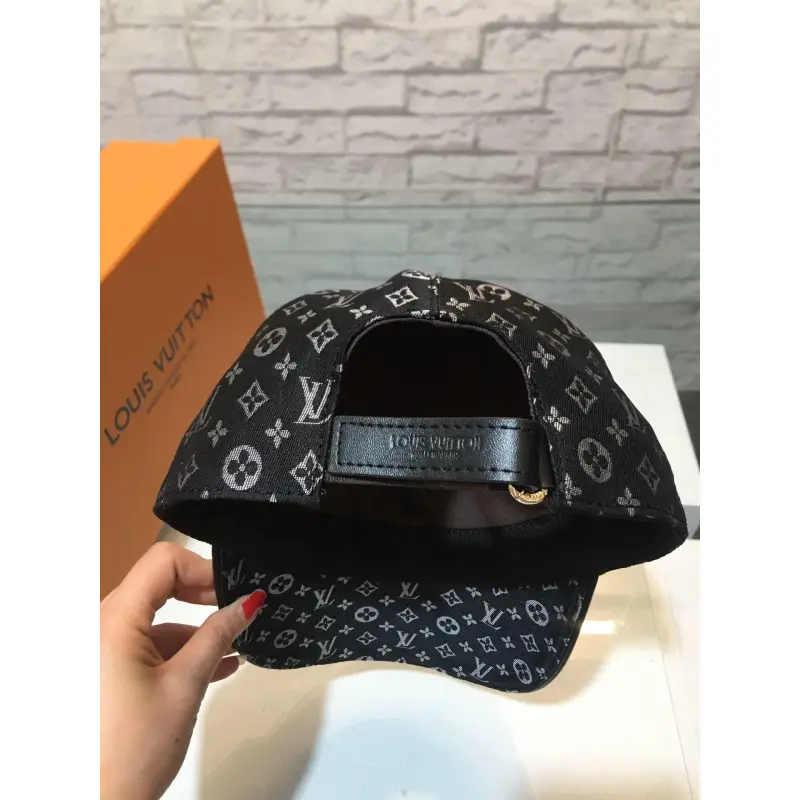 Louis Vuitton AAA+ hats & caps #9120304
