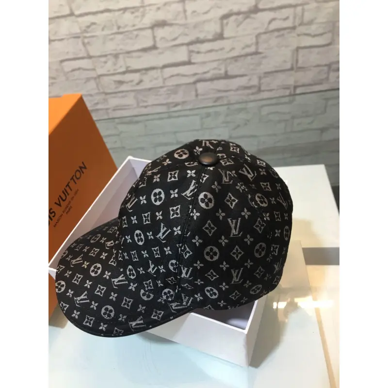 Louis Vuitton AAA+ hats & caps #9120304