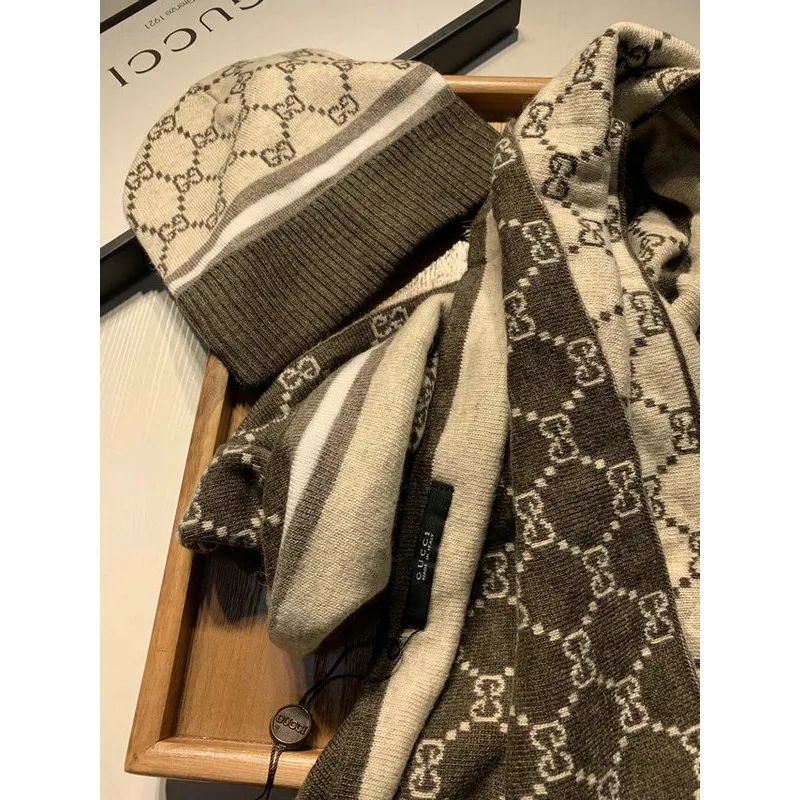Gucci Wool knitted Scarf and cap #999909604