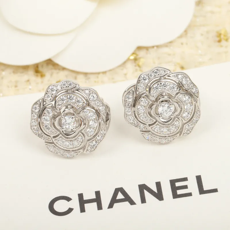 Chanel necklaces #A65410