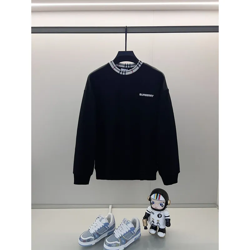 Burberry White/Black Sweatshirt With Signature Check Collar And Louis Vuittonogo Detailing #A54395