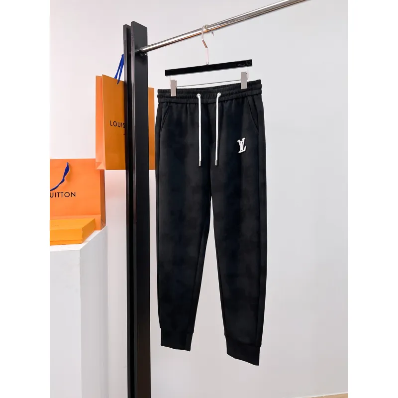 Louis Vuitton Pants for Louis Vuitton Long Pants #A43480