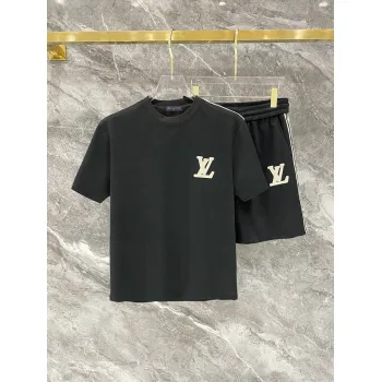 Louis Vuitton tracksuits for Louis Vuitton short tracksuits for men #A64394