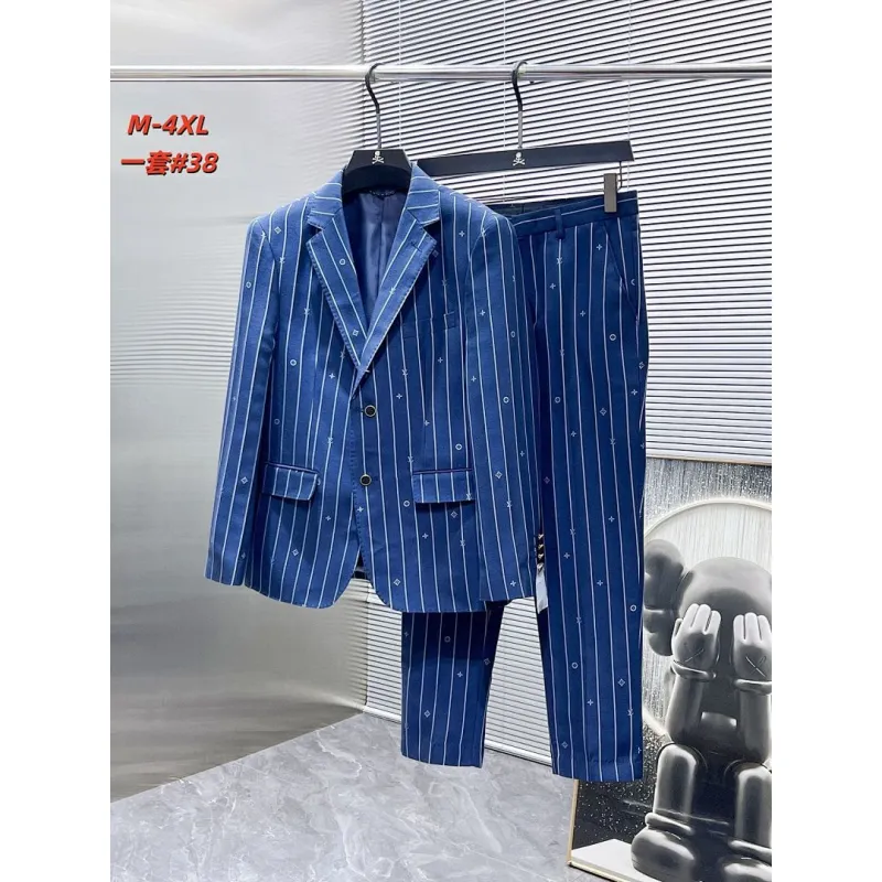 Louis Vuitton Suit #A59939