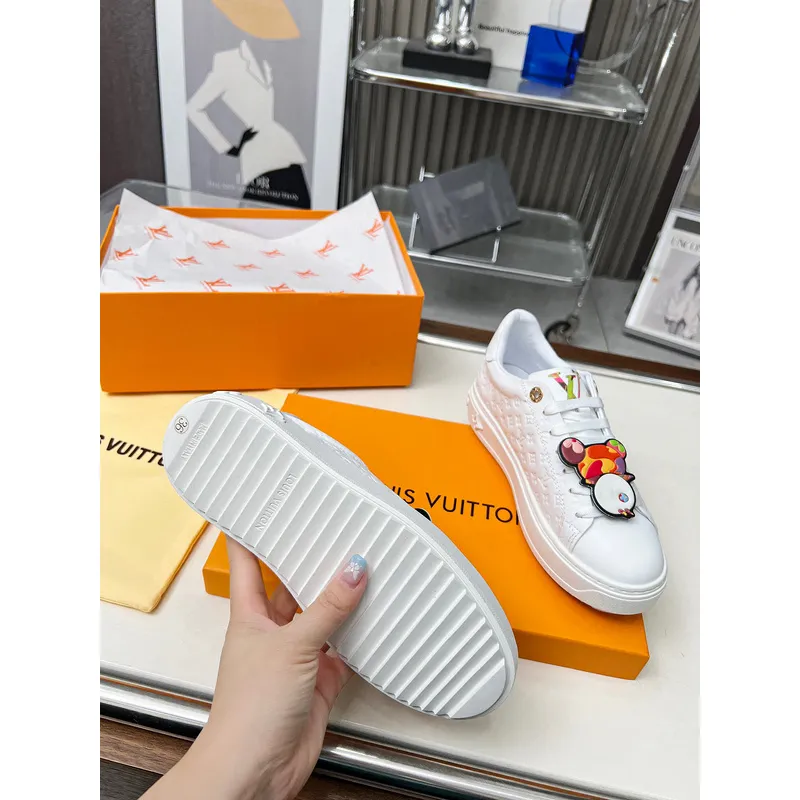 Louis Vuitton Shoes for Womens Louis Vuitton Sneakers #A50191