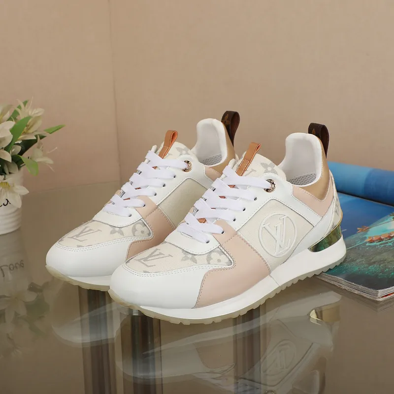 Louis Vuitton Shoes for Womens Louis Vuitton Sneakers #A37362