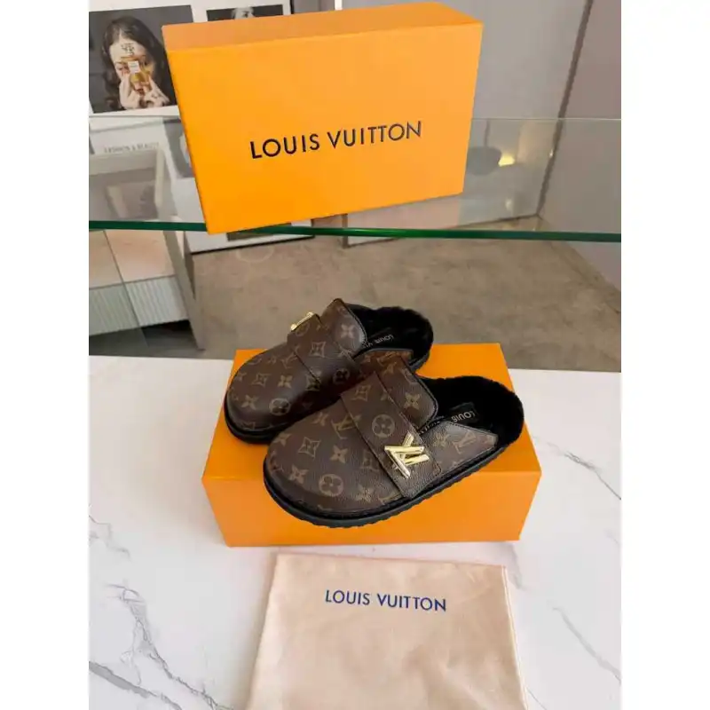 Louis Vuitton Shoes for Womens Louis Vuitton Slippers #A58622