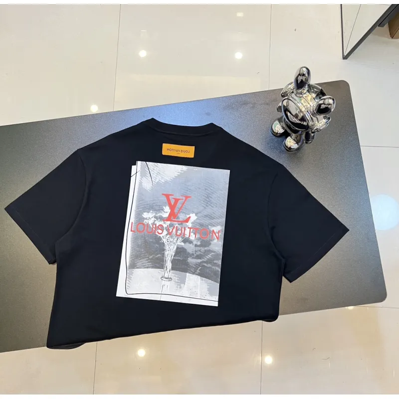 Louis Vuitton T-Shirts for AAAA Louis Vuitton T-Shirts #A33558