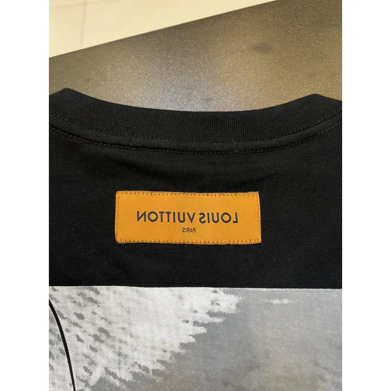 Louis Vuitton T-Shirts for AAAA Louis Vuitton T-Shirts #A33558
