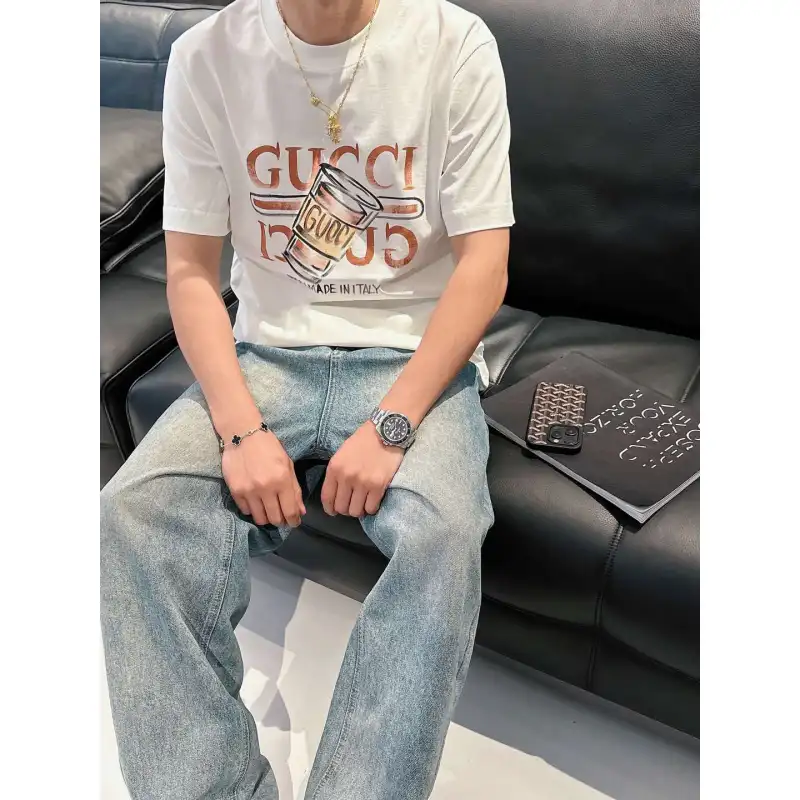 Gucci T-shirts for Gucci Mens AAA T-shirts #A61817
