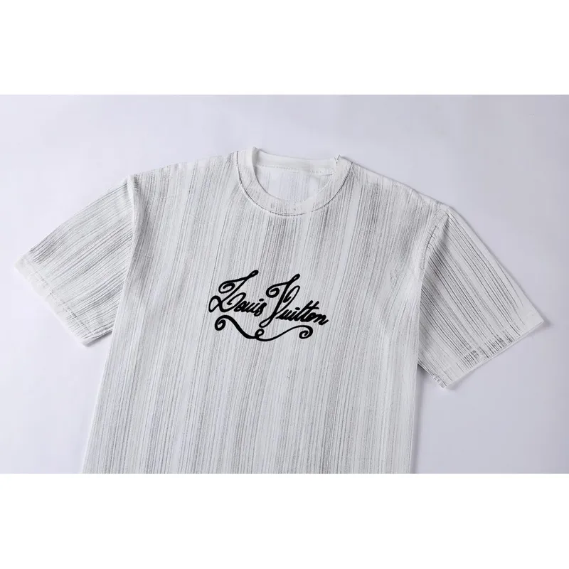 Louis Vuitton T-Shirts for AAAA Louis Vuitton T-Shirts #A38193