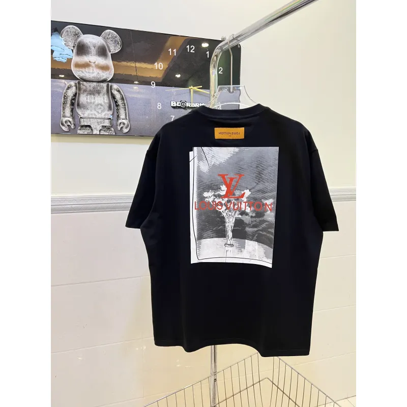Louis Vuitton T-Shirts for AAAA Louis Vuitton T-Shirts #A33558