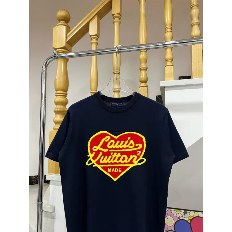 Louis Vuitton T-Shirts for AAAA Louis Vuitton T-Shirts #A33520