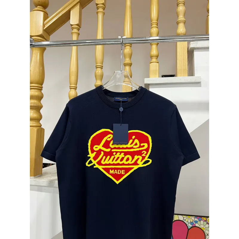 Louis Vuitton T-Shirts for AAAA Louis Vuitton T-Shirts #A33520