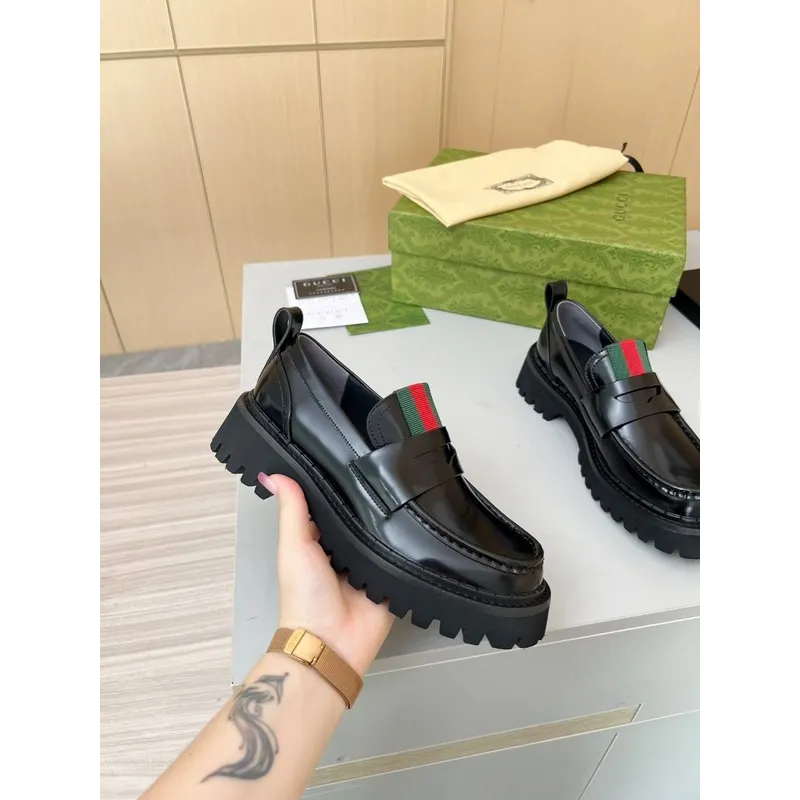 Gucci Shoes for Women Gucci Sneakers #A44498