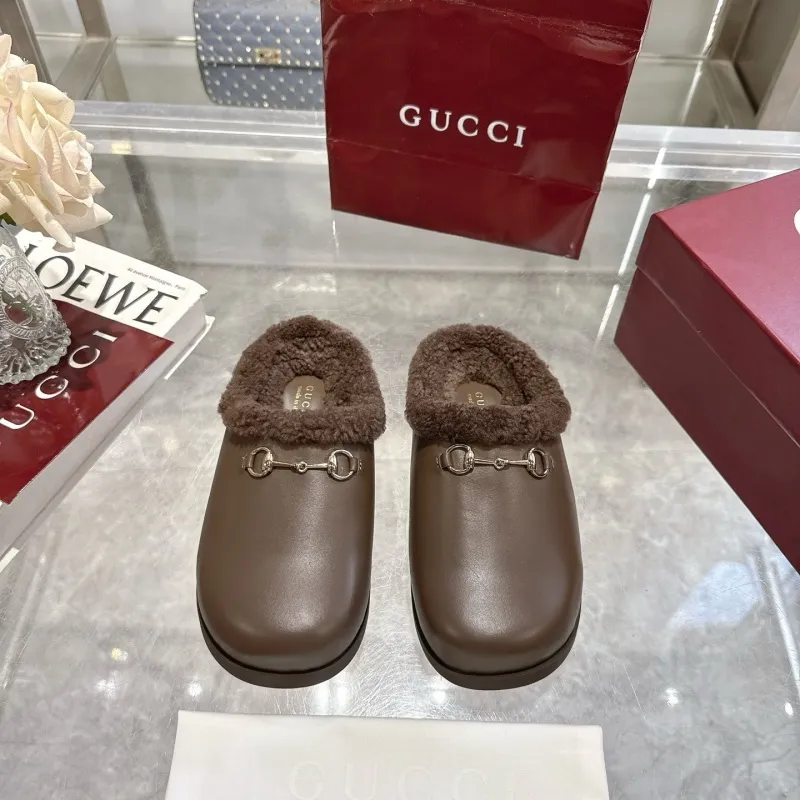 Gucci Shoes for Womens Gucci Slippers #A55131