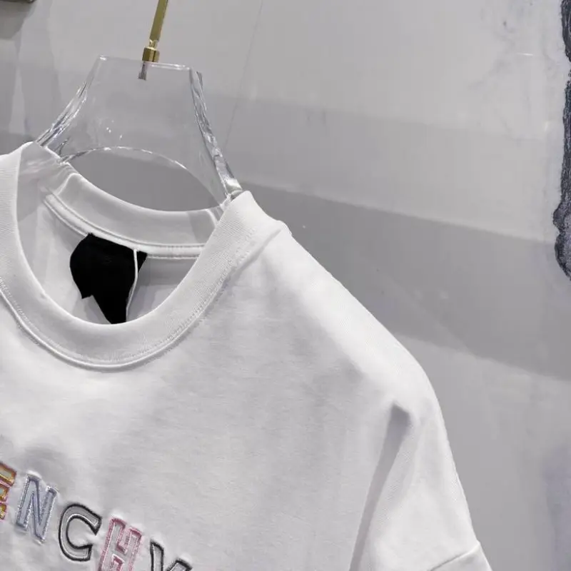 Givenchy T-shirts for MEN Black/White #A47171