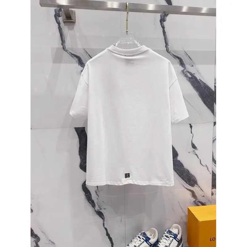 Givenchy T-shirts for MEN Black/White #A47171