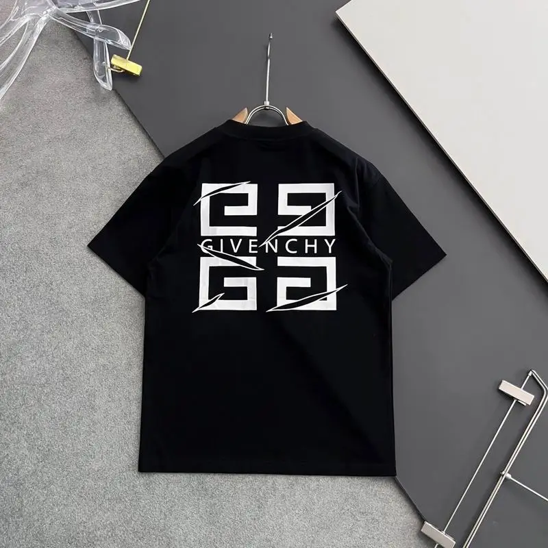 Givenchy T-shirts for MEN Black/White #A47168