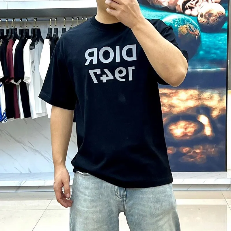 D-ior 1947 Logo T-shirts for men A Tribute to Timeless Luxury Heritage Black/White #A54212 D-ior 1947 Logo T-shirts for men A Tribute to Timeless Luxury Heritage Black/White #A54212