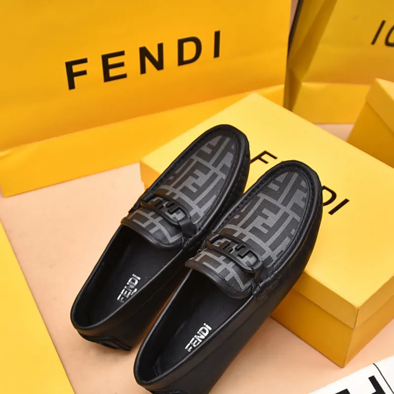 Fendi shoes for Mens Fendi new design  loafer shoes #999932644
