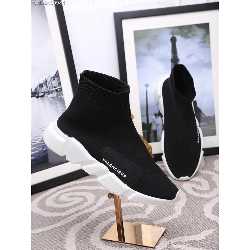 Balenciaga Speed 2.0 Sneaker Iconic Black Sock-Style Shoe with Lightweight Knit and Dynamic White Sole Timeless Essential for MEN #799925 Balenciaga Speed 2.0 Sneaker Iconic Black Sock-Style Shoe with Lightweight Knit and Dynamic White Sole Timeless Essential for MEN #799925